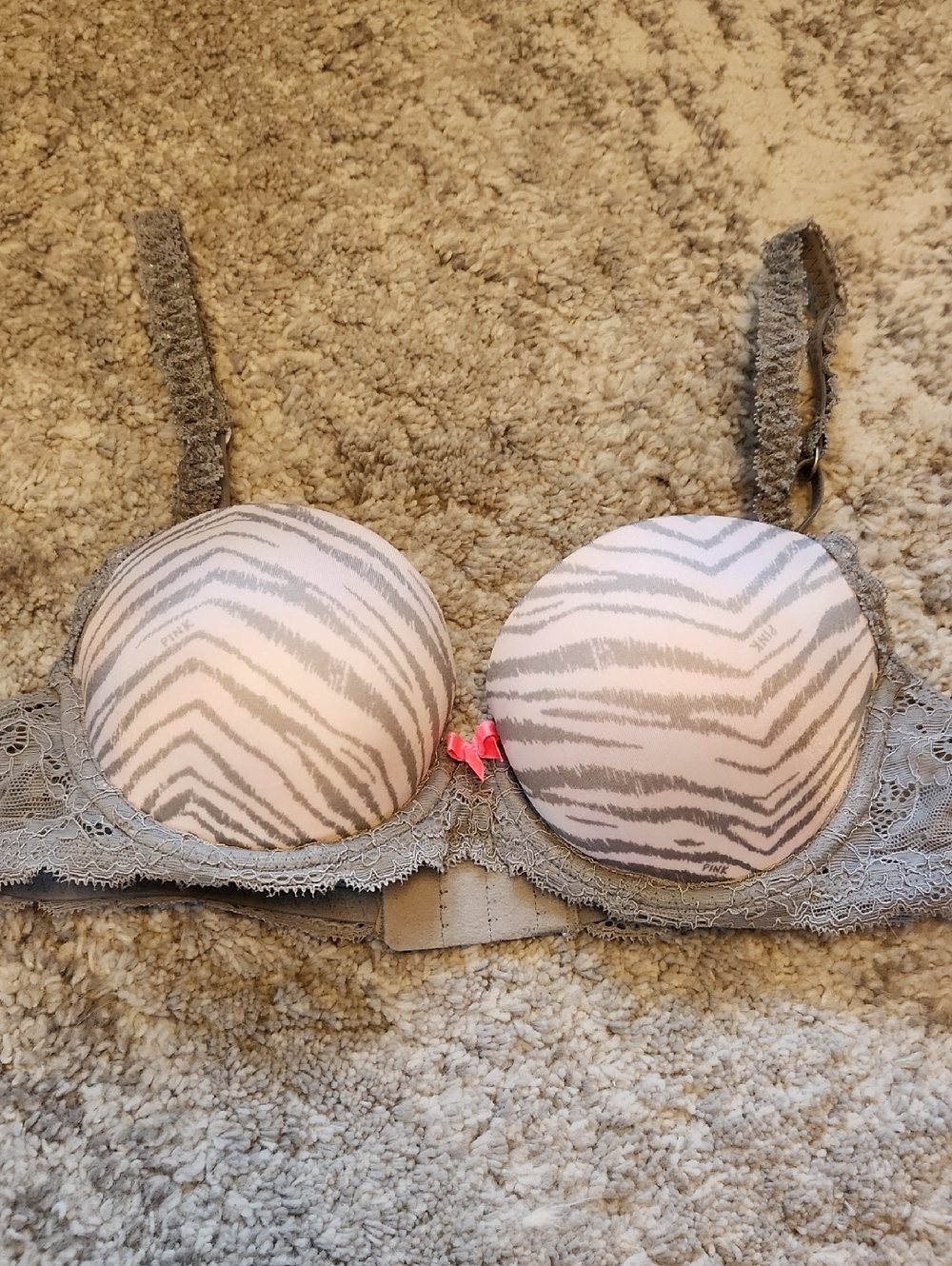 PINK Victoria's Secret Gray Zebra-Print Lace PU FLIRT Bra